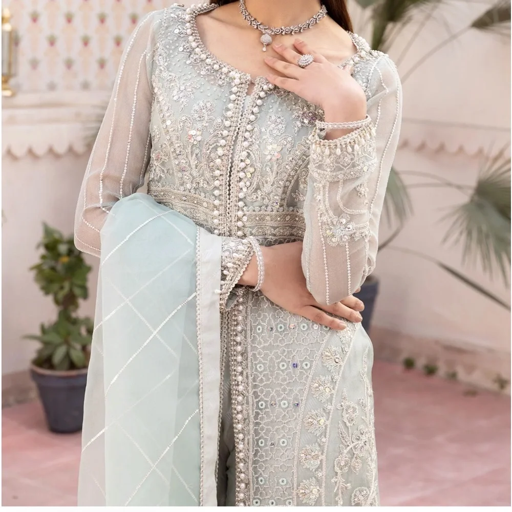 Pakistani brand MaryumnMaria formal wear outfit - Picture 3 of 5